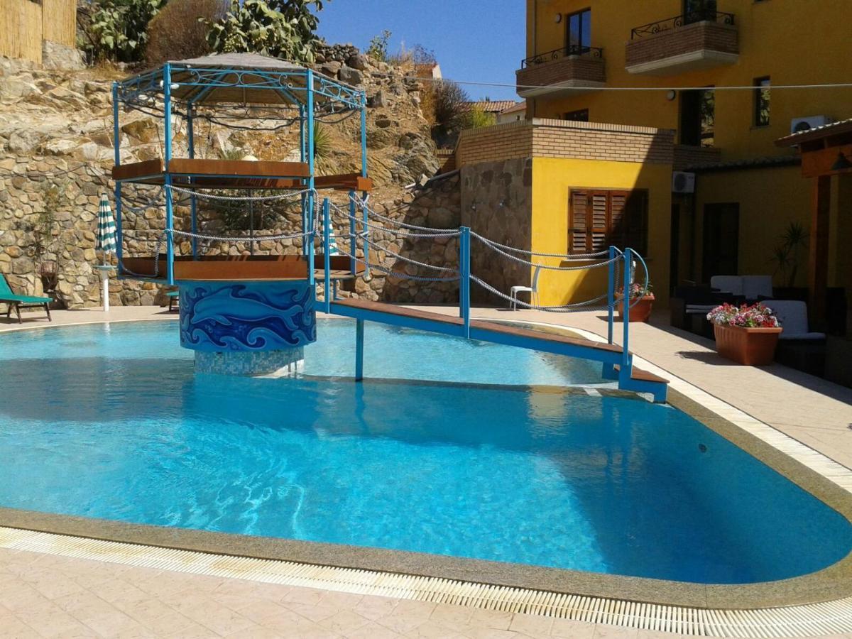 Hotel Le Palme SantʼAnna Arresi Exteriér fotografie